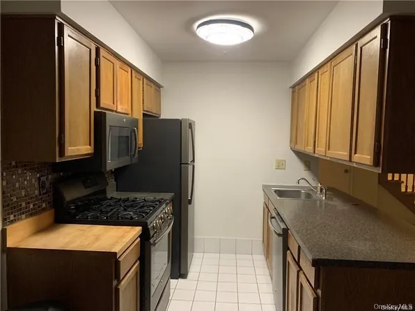 70 Homestead Village Drive, Warwick, NY 10990