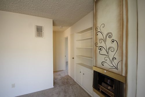 4th image of 592 N Wilson Ave APT 4
