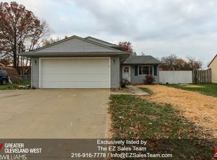 440 Carol Ln, Elyria, OH