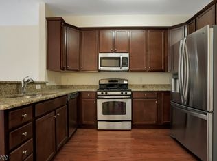 308 Rotando Way, Morris Plains, NJ 07950