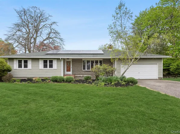 77 Evergreen Avenue, East Moriches, NY 11940