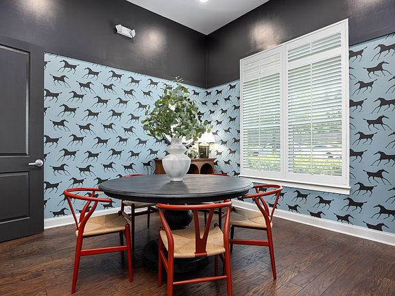 Lakeside Village Apartments