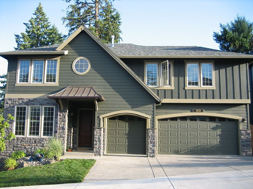 Front door faces north.