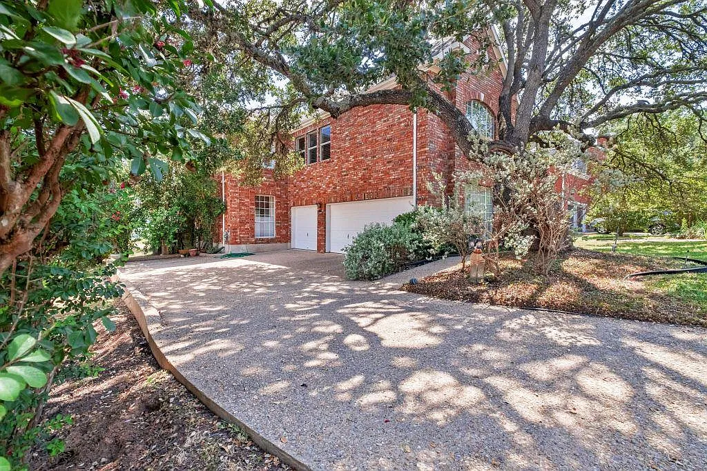 5 bed, 4.5 bath, 4542 sqft, $7,250 — Photo 1