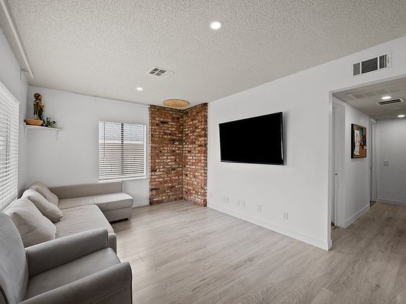 4th image of 13329 Herron St