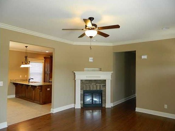 2nd image of 12 Peachtree Cir