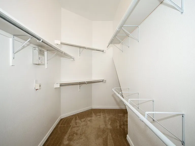 907 Mustang Ridge Dr — Photo 12