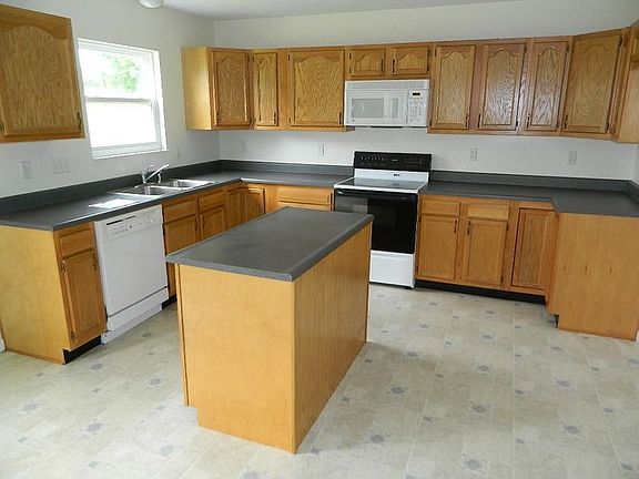 4th image of 919 Brookwood Dr