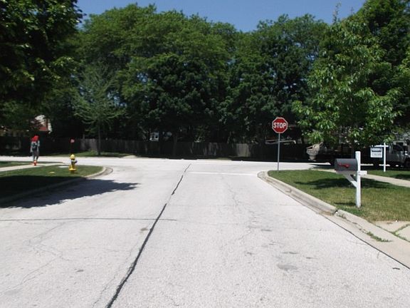 5th image of 165 N Royal Oak Dr