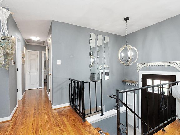 2nd image of 143 Huntleigh Forest Dr