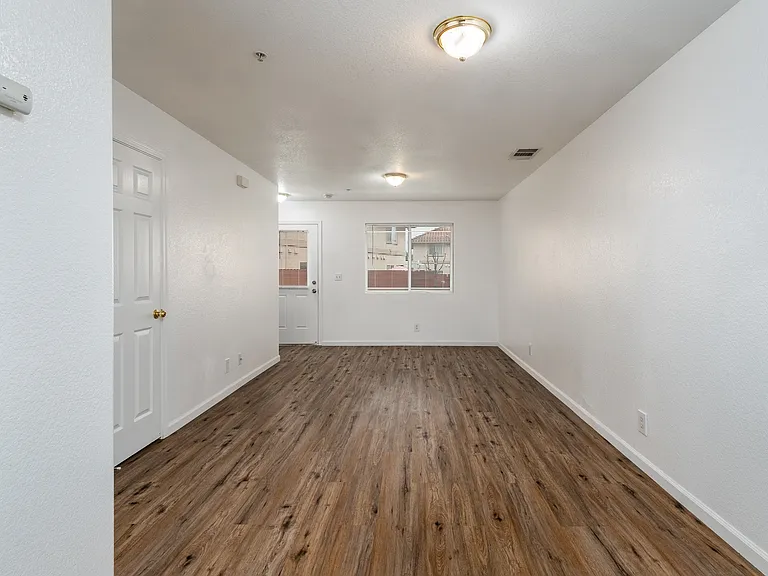 Morgan Manor - Lexar Drive — Photo 15