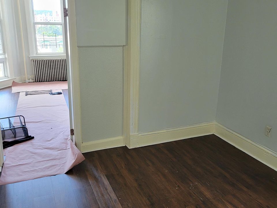 2nd image of 42 Linden St APT 2