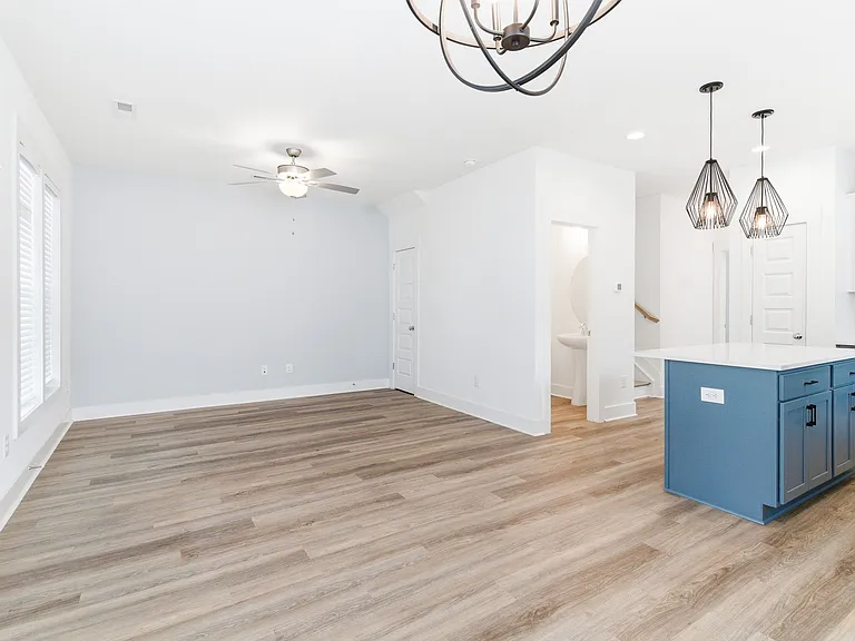 4003 Nairn Dr — Photo 10