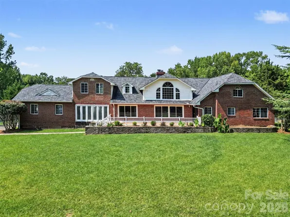 5914 Hanna Ct, Charlotte, NC 28212
