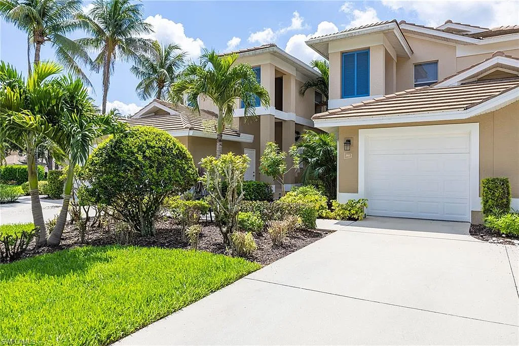 2 bed, 2.0 bath, 1600 sqft, $5,750 — Photo 3