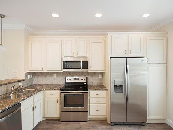 5th image of 1611 Josephine St #1