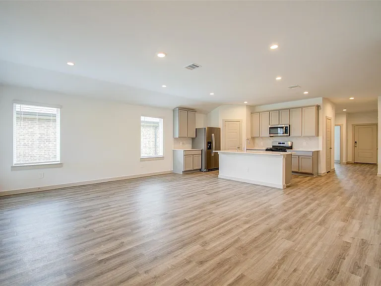 7911 Murciana Dr — Photo 20