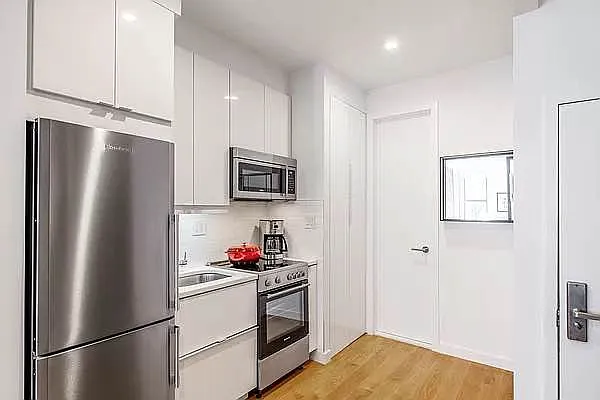 Rented by REAL New York | media 11