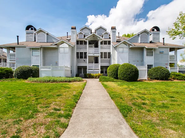 4921 Hollenden Dr APT 303, Raleigh, NC 27616