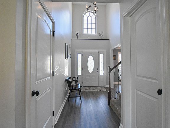 3rd image of 2845 Brewster Dr