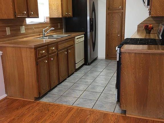 2nd image of 4514 Haiti Ln