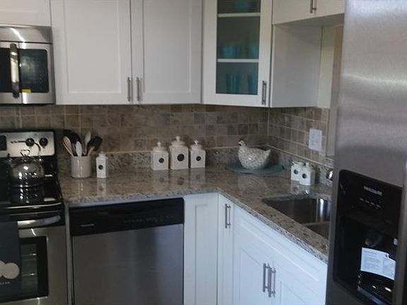 4th image of 2621 Cove Cay Dr Unit 103