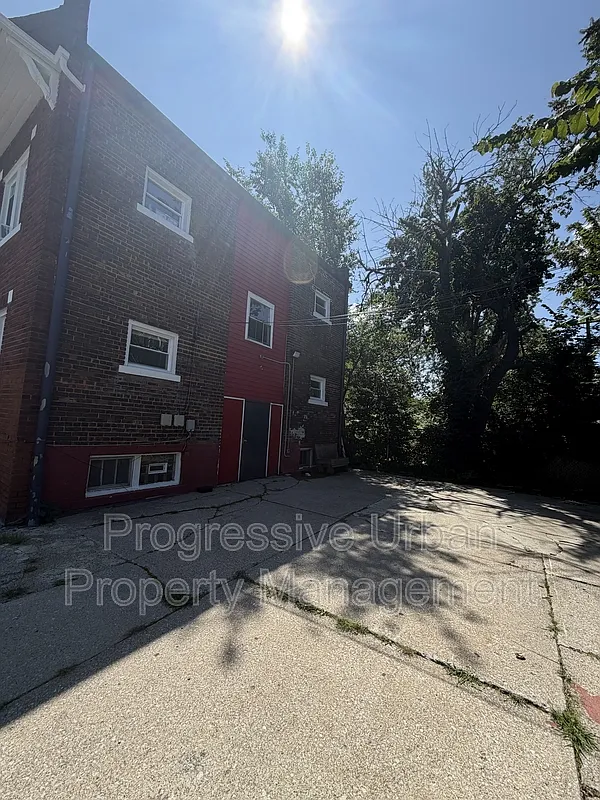 2 bed, 1.0 bath, 544 sqft, $950 — Photo 2