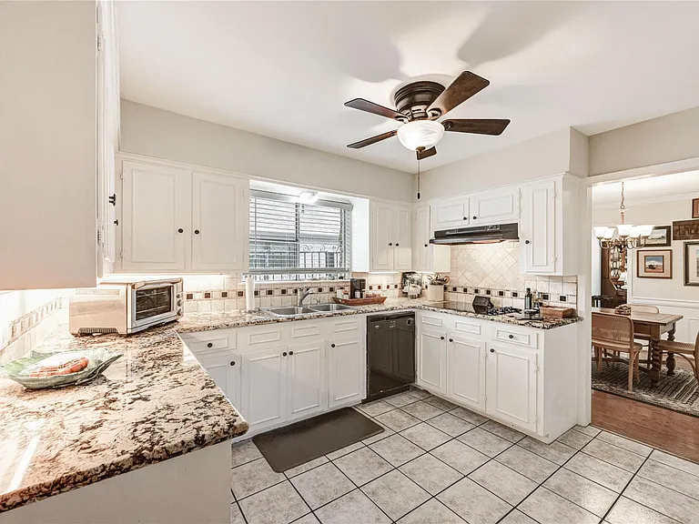 2602 Briarbrook Dr — Photo 11