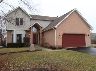 2320 S Hidden Trl, Spring Grove, IL 60081
