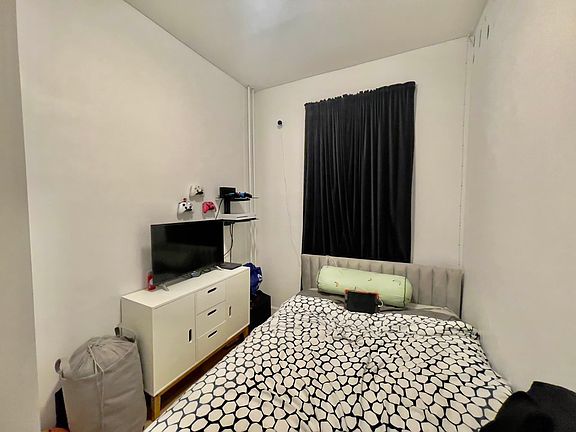 3rd image of 395 Woodbine St #1F
