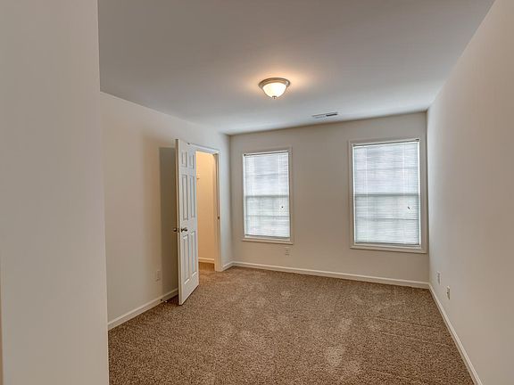3rd image of 447 Hays Blvd