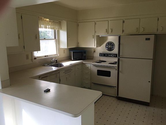 4th image of 312 W Washington Ave
