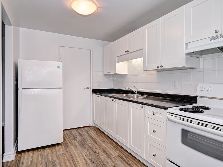 25 Brierdale Rd — Photo 3