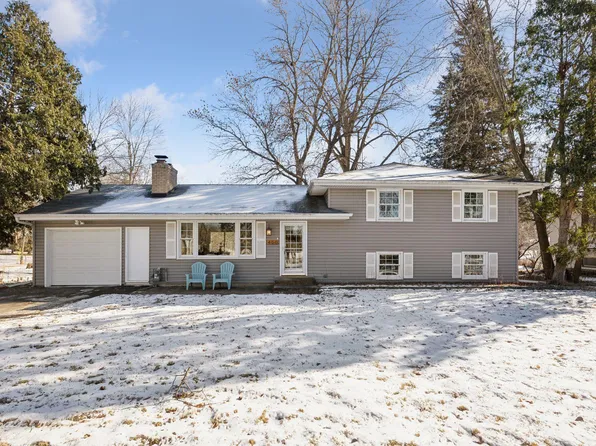 400 Forestview Ln N, Plymouth, MN 55441