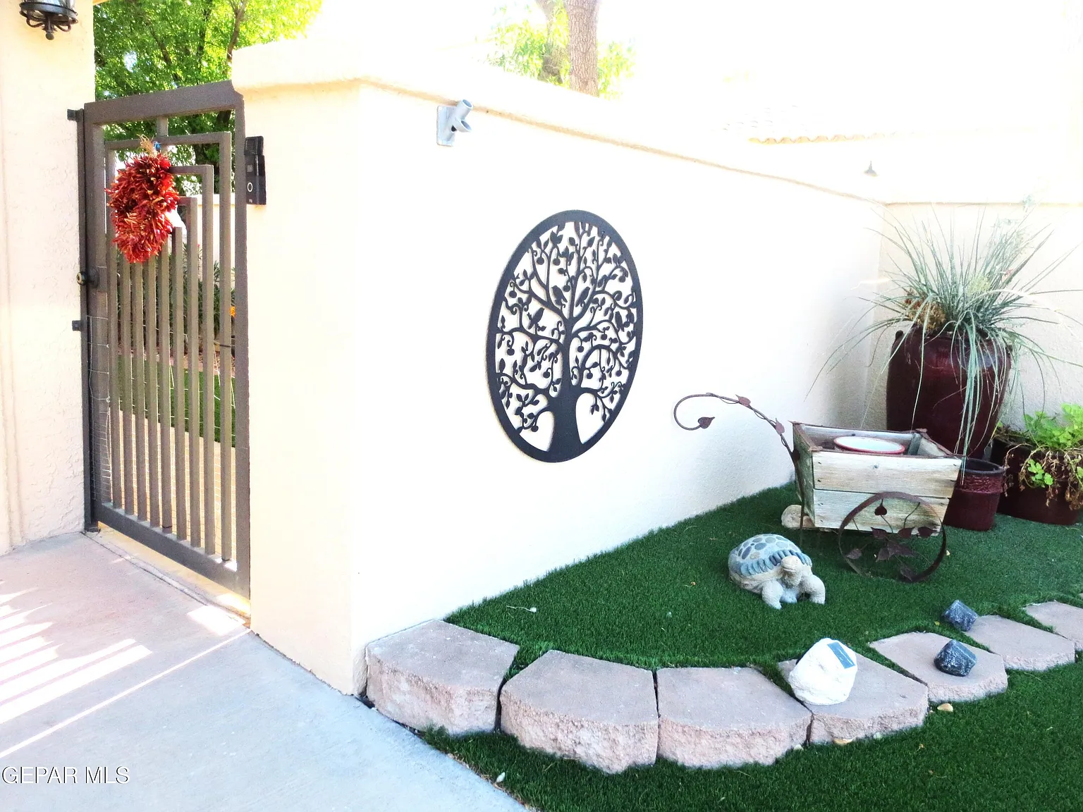 3 bed, 2.5 bath, 2066 sqft, $2,750 — Photo 3