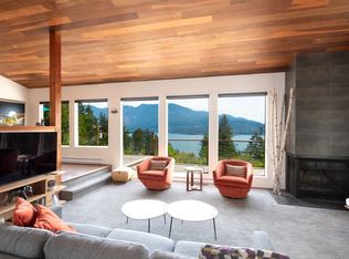 896 Taylor Rd, Bowen Island, BC