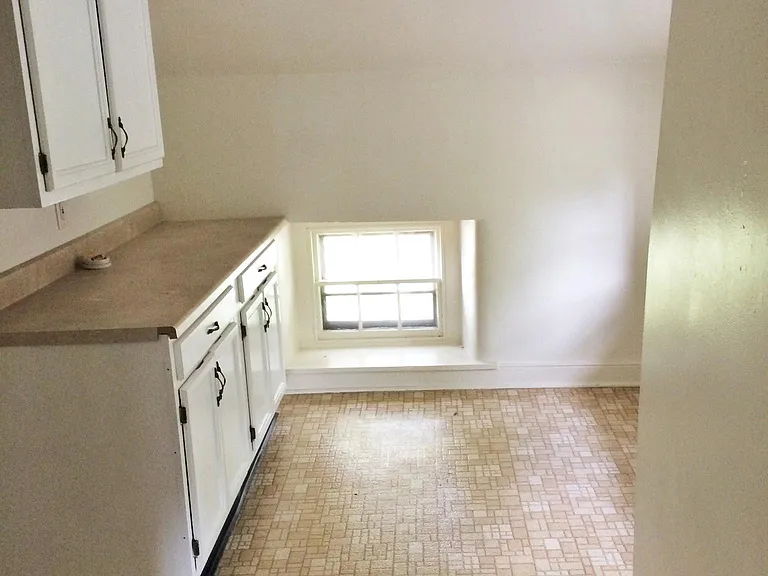 133 E 1st Ave #3 — Photo 6
