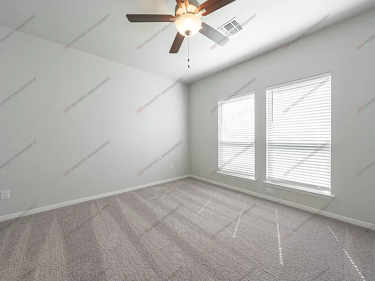 1458 Shadow Hill Ln — Photo 16