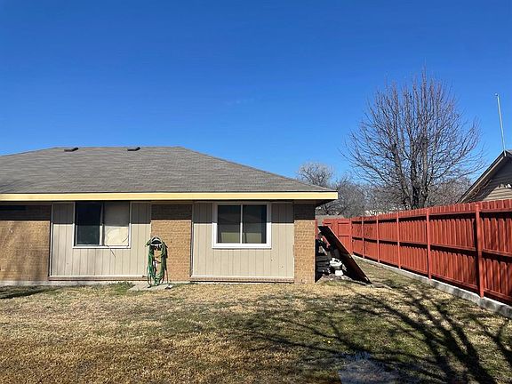 3rd image of 606 Meadowcreek Ln