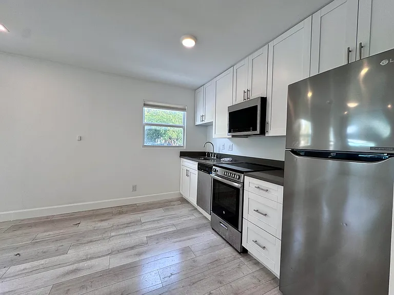 102 S K St #1 — Photo 4