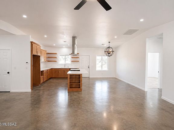 5th image of 1383 Carolina Ct