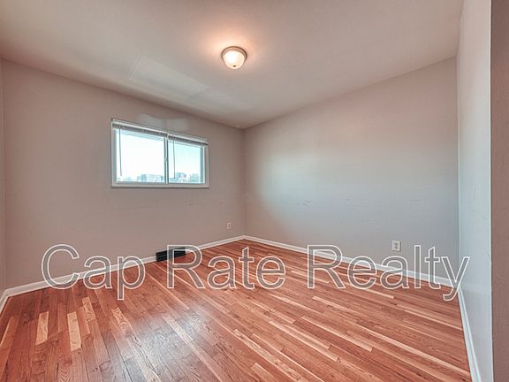 5th image of 26 S Hampton Rd #D