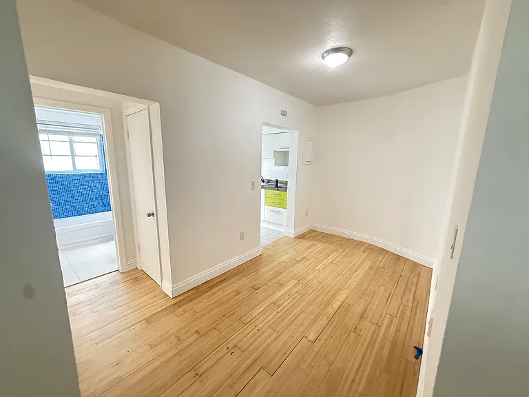 6930 Rue Vendome #3 — Photo 3