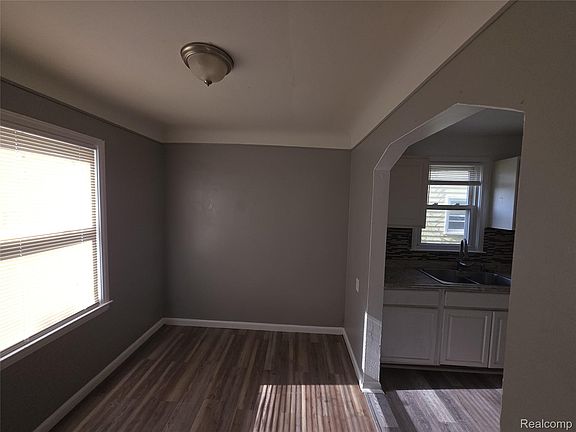 3rd image of 9025 Burt Rd