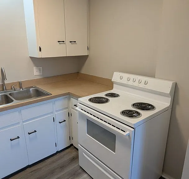 1944 Rowland Ave NE — Photo 9