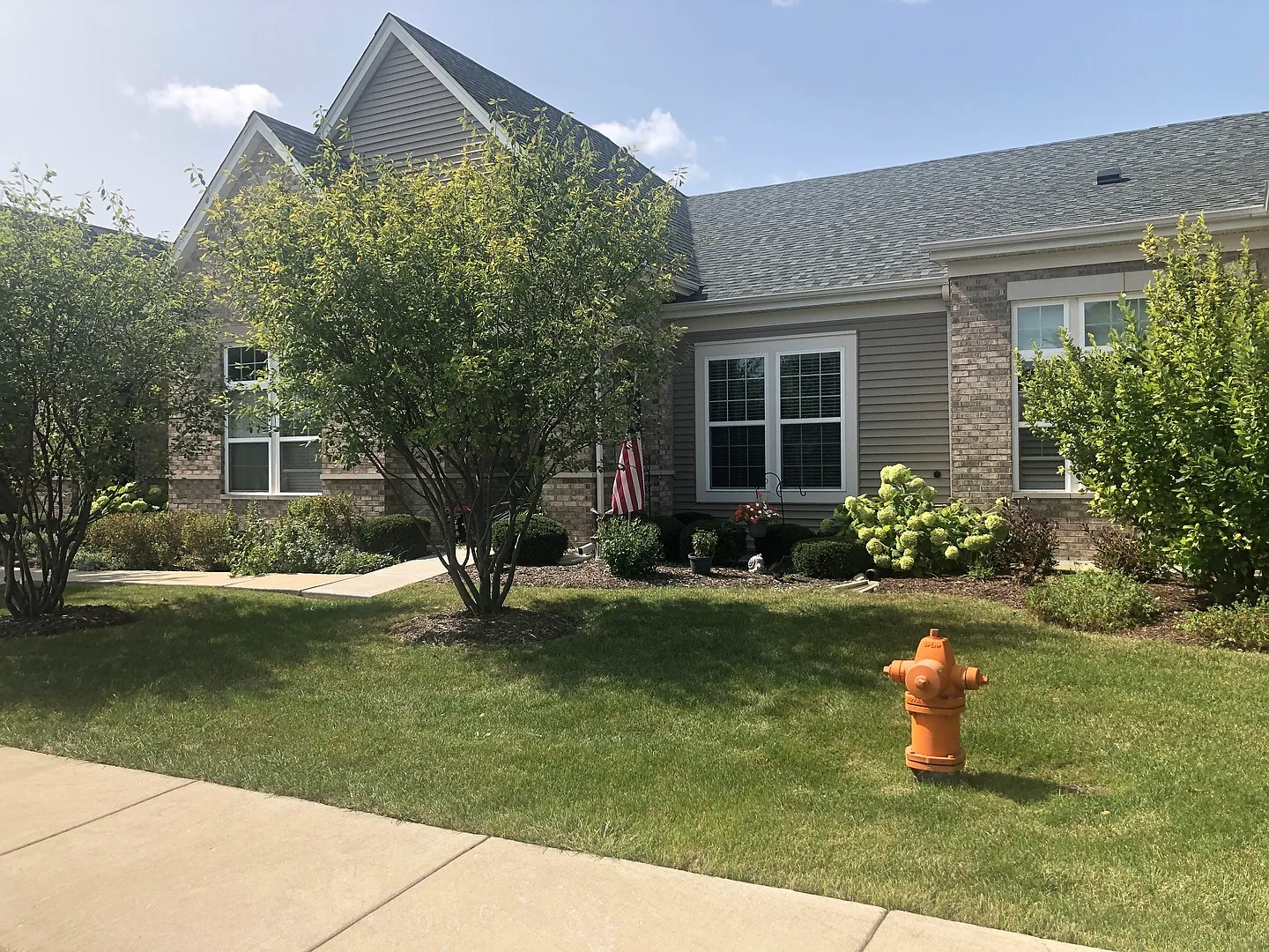 2642 Camberley Cir photo 1