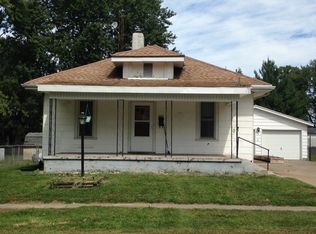 607 Elm St, Paris, IL 61944