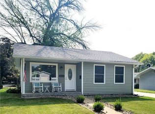 1111 Franklin St, Pella, IA 50219