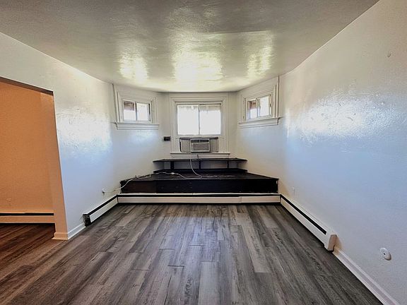 5th image of 362 Stratford Ave APT 5