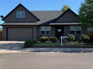 315 Camrin Loop, Creswell, OR 97426